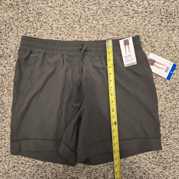 Mondetta Women’s Walking Shorts Burnt Olive size Large - Picture 5 of 11